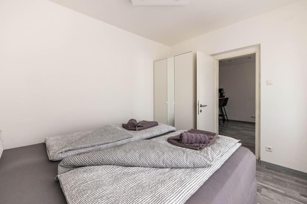 Cozy Renovated Apartment Close To Schoenbrunn Palace Відень Екстер'єр фото