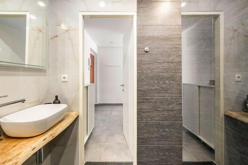 Cozy Renovated Apartment Close To Schoenbrunn Palace Відень Екстер'єр фото