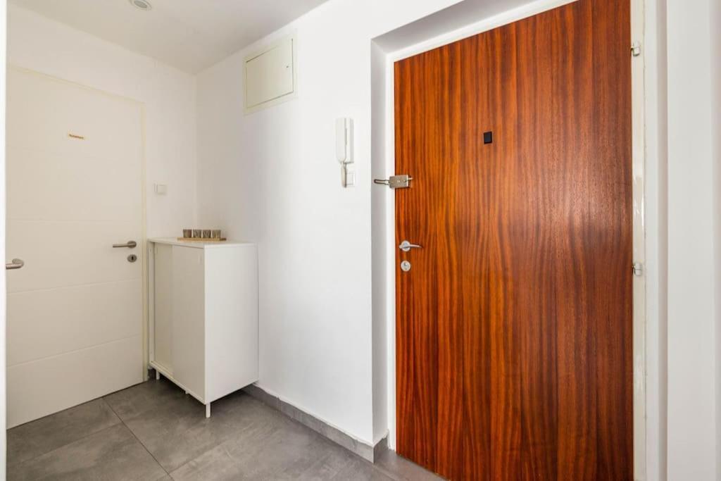 Cozy Renovated Apartment Close To Schoenbrunn Palace Відень Екстер'єр фото