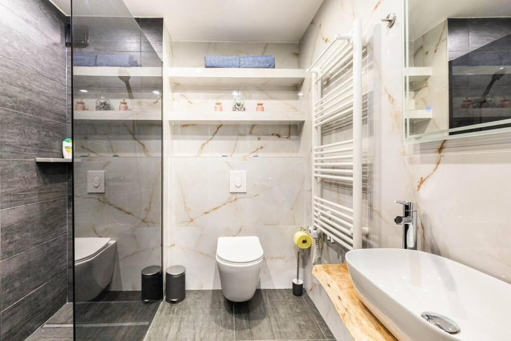 Cozy Renovated Apartment Close To Schoenbrunn Palace Відень Екстер'єр фото